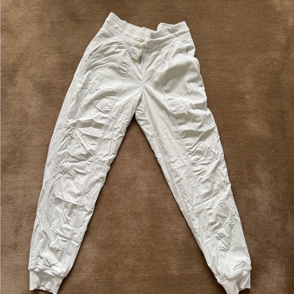 Lululemon Dance Studio MR Jogger *Lined Bone Size 4